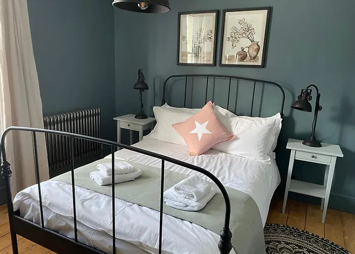 Charming Bight Cottage Moments From Beach By Whitstable-Holidays