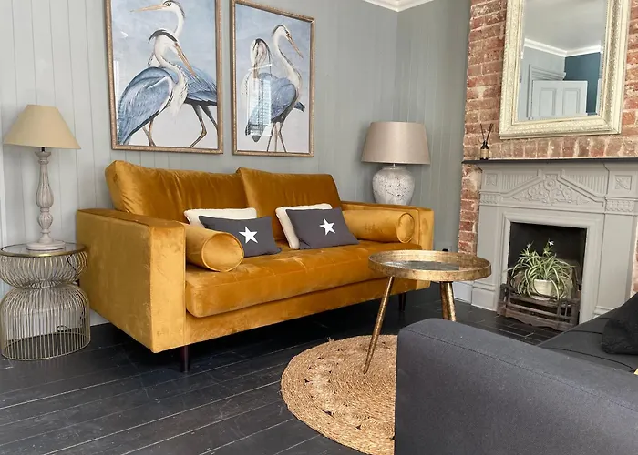 Charming Bight Cottage Moments From Beach By Whitstable-Holidays