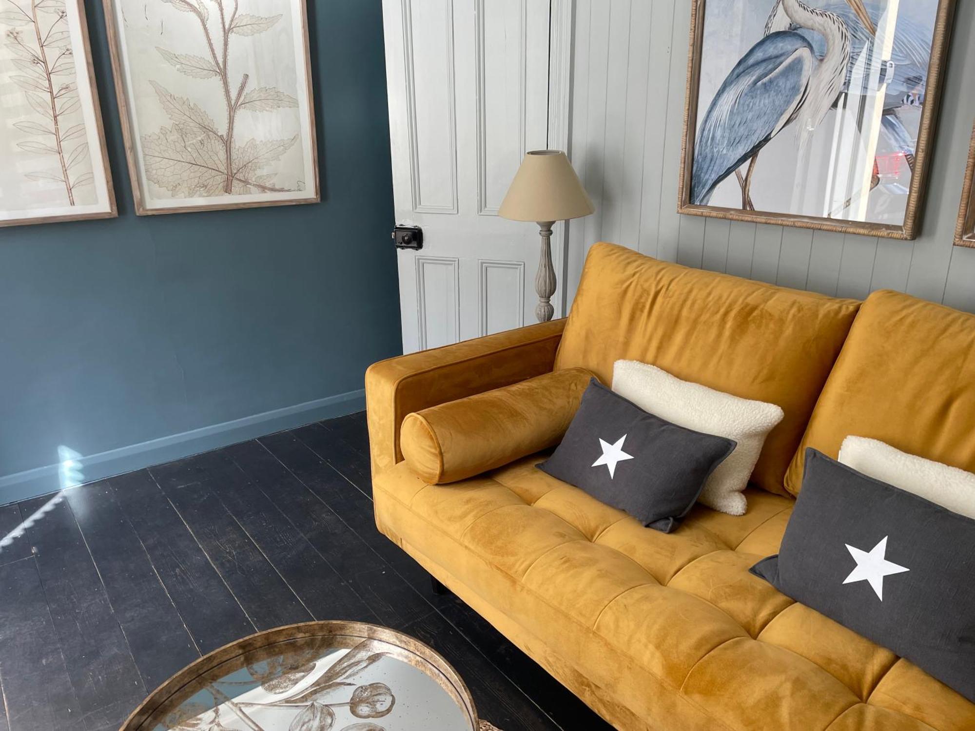Charming Bight Moments From By Whitstable-holidays Holiday home *